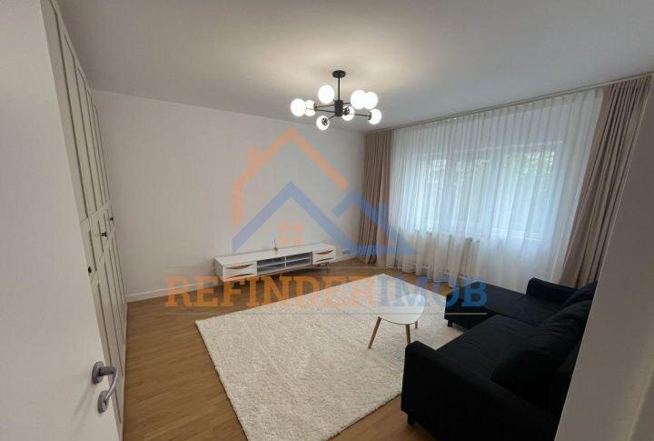 Nerva Traian, apartament de vanzare cu 3 camere, 2 grupuri sanitare.