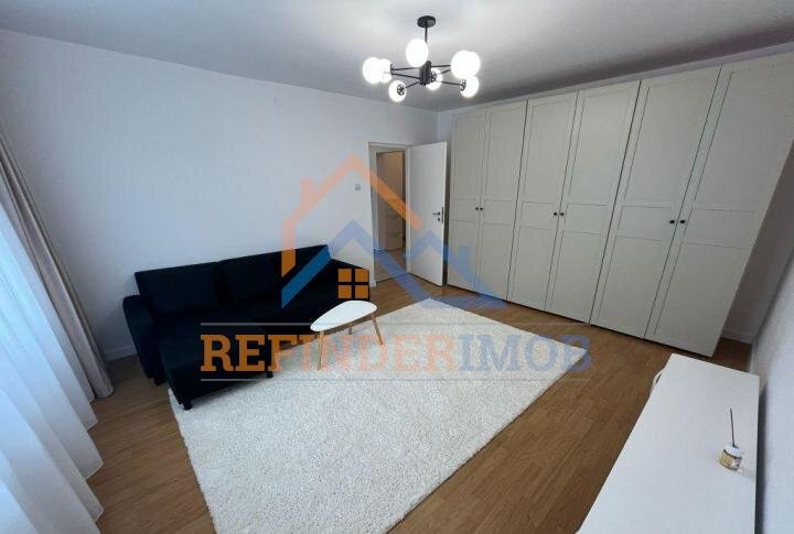 Nerva Traian, apartament de vanzare cu 3 camere, 2 grupuri sanitare.