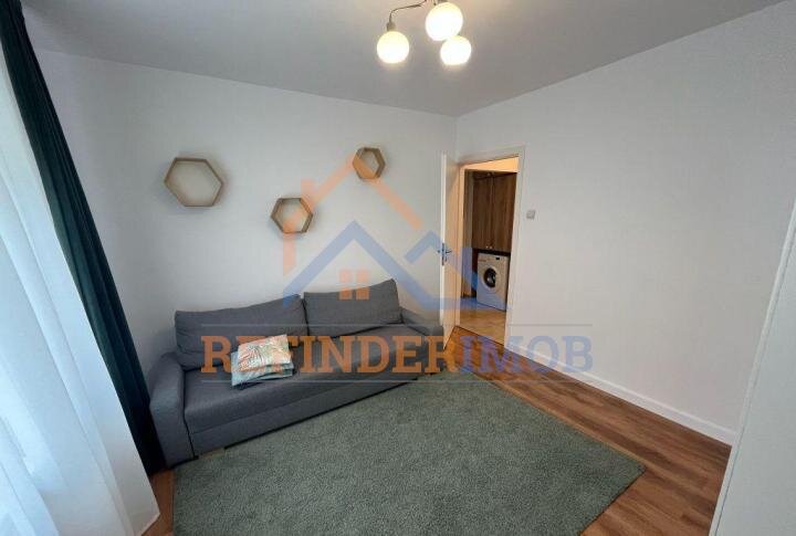 Nerva Traian, apartament de vanzare cu 3 camere, 2 grupuri sanitare.