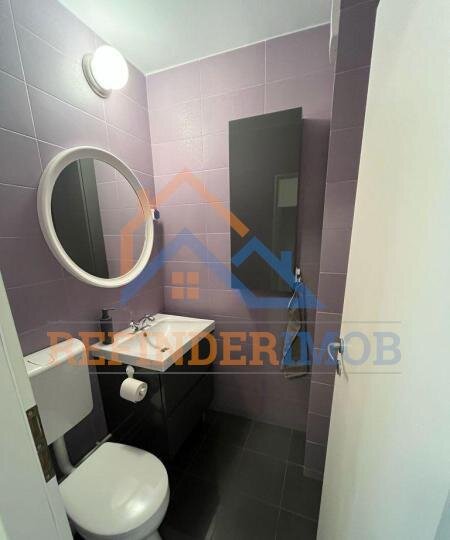 Nerva Traian, apartament de vanzare cu 3 camere, 2 grupuri sanitare.